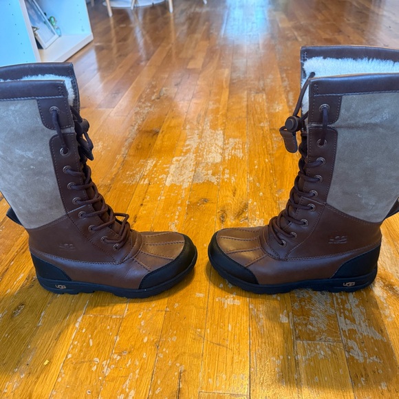 UGG KIDS BUTTE II TALL CWR - Picture 1 of 6